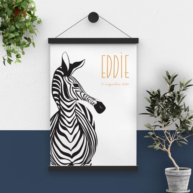 Het ontwerp van geboortekaartje Zebra Parade is omgezet worden naar een prachtige, grote poster. Eén van de zebra's is tot een groot formaat opgeblazen.